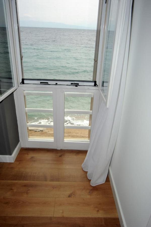 Crecian Water Front Apartment Aigeira Ngoại thất bức ảnh